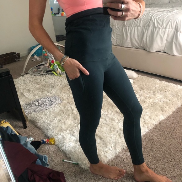 Green Senita Maternity leggings - Picture 2 of 7